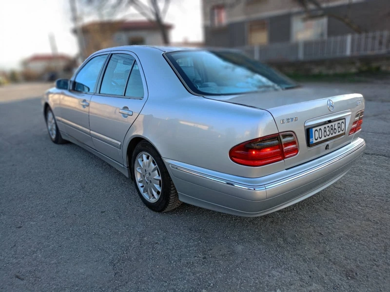 Mercedes-Benz E 270, снимка 8 - Автомобили и джипове - 52319265