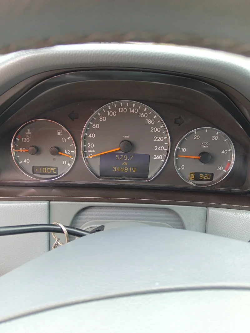 Mercedes-Benz E 270, снимка 13 - Автомобили и джипове - 52319265