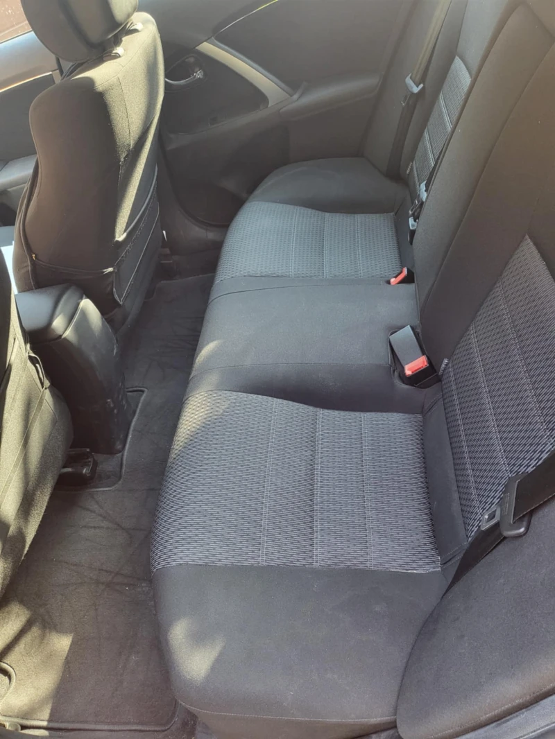 Toyota Avensis, снимка 2 - Автомобили и джипове - 52638857