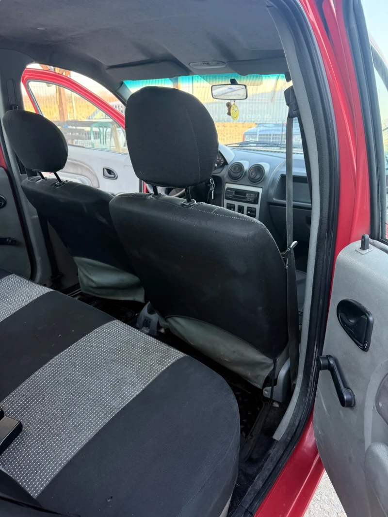 Dacia Logan 1.5DCi, снимка 12 - Автомобили и джипове - 52815529