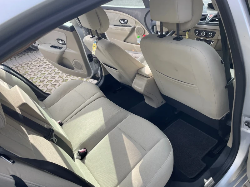 Renault Fluence, снимка 7 - Автомобили и джипове - 52996653