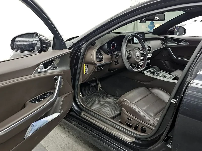 Kia Stinger 2.0 Turbo Awd Platinum, снимка 10 - Автомобили и джипове - 56118182