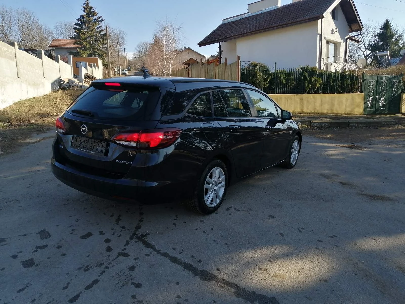 Opel Astra 1.6 CDTI  SportsTurer - изображение 3