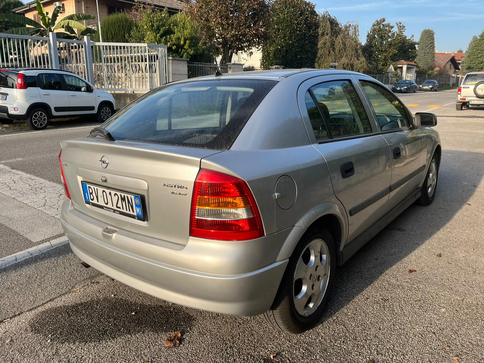 Opel Astra Club 1.6i-16v - изображение 4