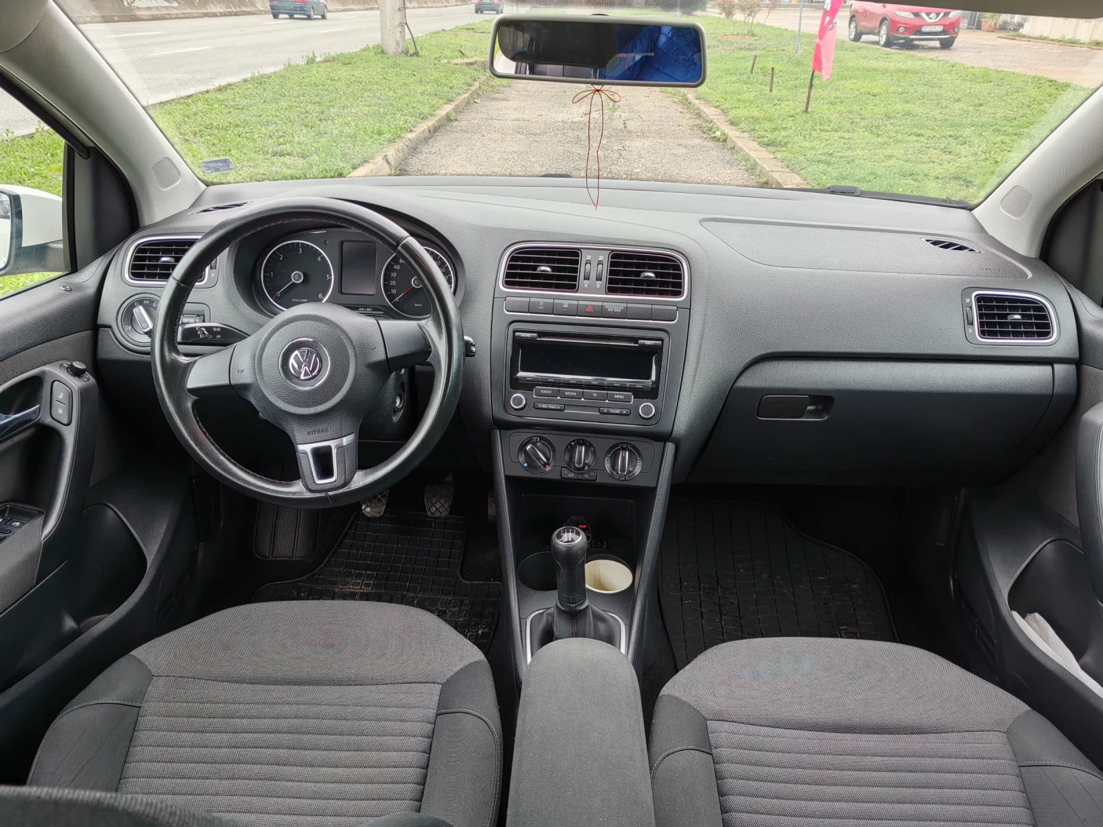 VW Polo 1.2tdi  75ps | Mobile.bg — изображение 11