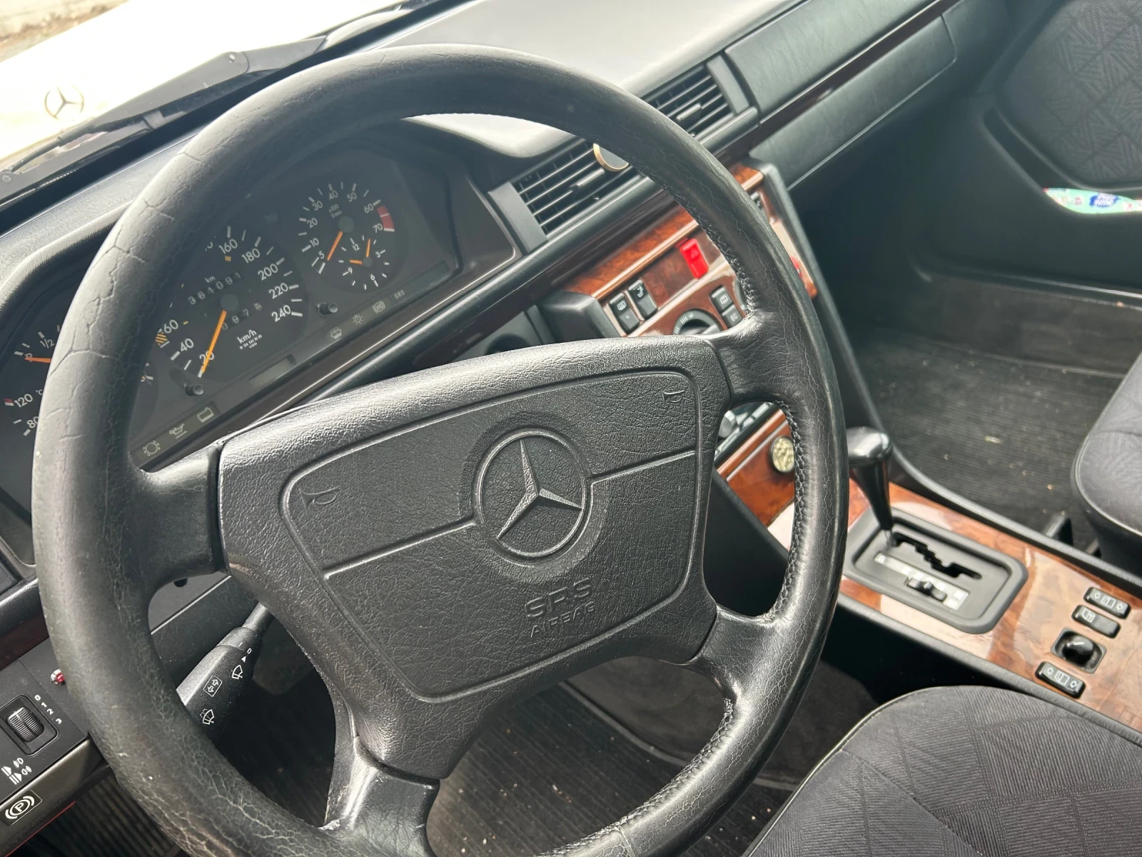 Mercedes-Benz 124 124-2.2-150-Автомат-Уникат | Mobile.bg — изображение 12