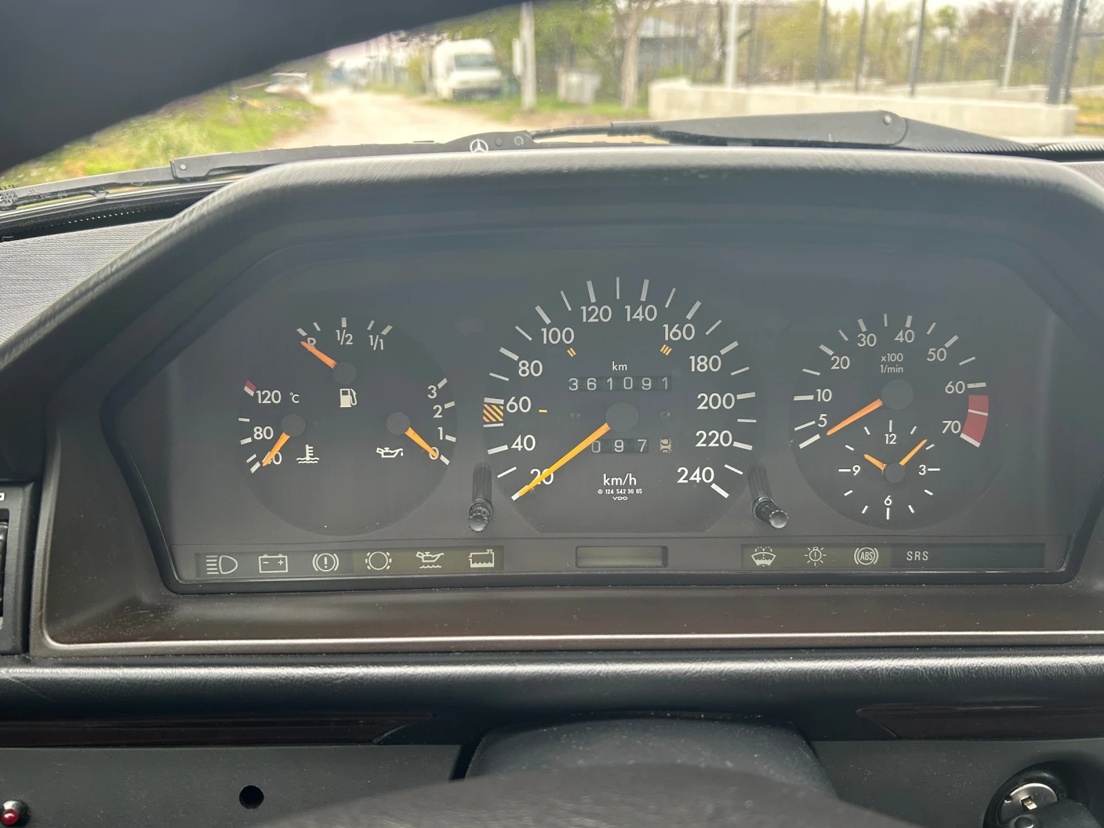 Mercedes-Benz 124 124-2.2-150-Автомат-Уникат | Mobile.bg — изображение 15