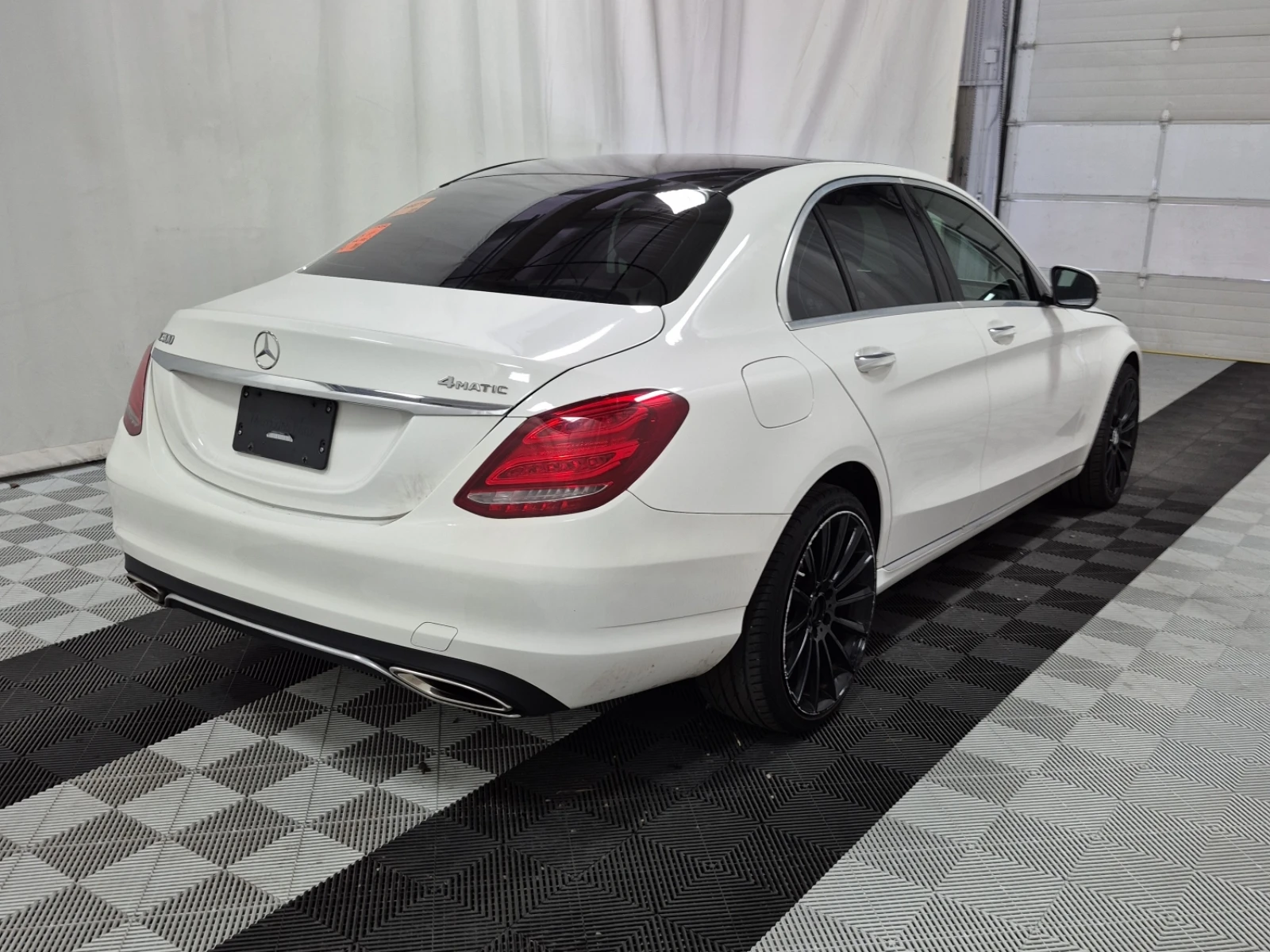 Mercedes-Benz C 300 * 4MATIC * CARFAX * ОПЦИЯ ЗА ФИНАНСИРАНЕ  - изображение 6