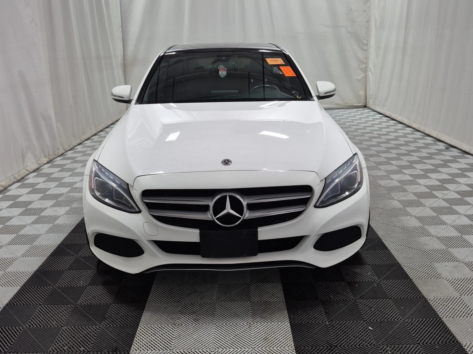 Mercedes-Benz C 300 * 4MATIC * CARFAX * ОПЦИЯ ЗА ФИНАНСИРАНЕ  - изображение 2