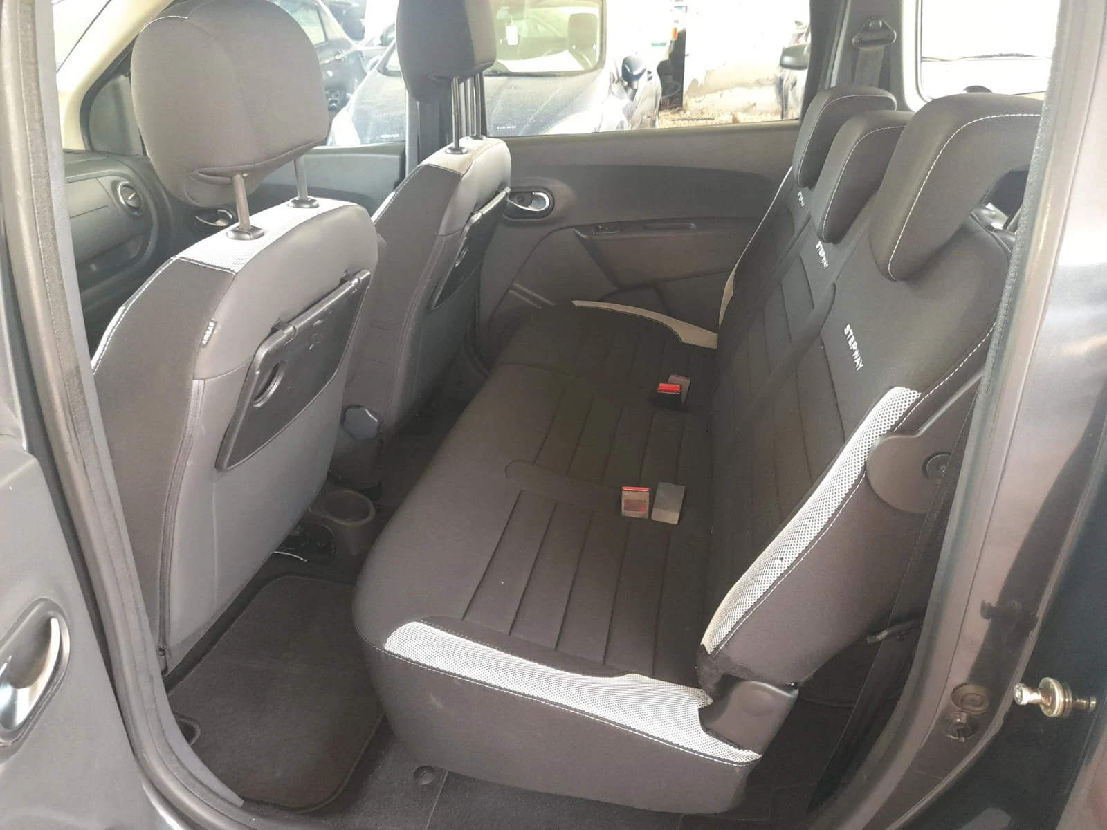 Dacia Lodgy Stepway1.5dci-115-NAVI-камера-6ск - изображение 10