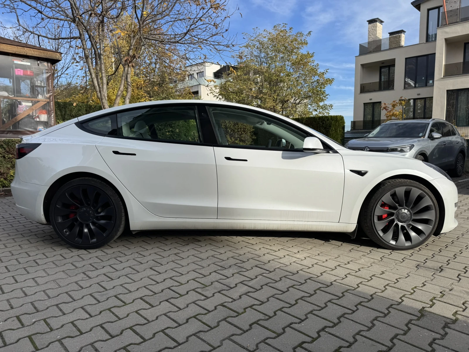 Tesla Model 3 PERFORMANCE | Mobile.bg   11