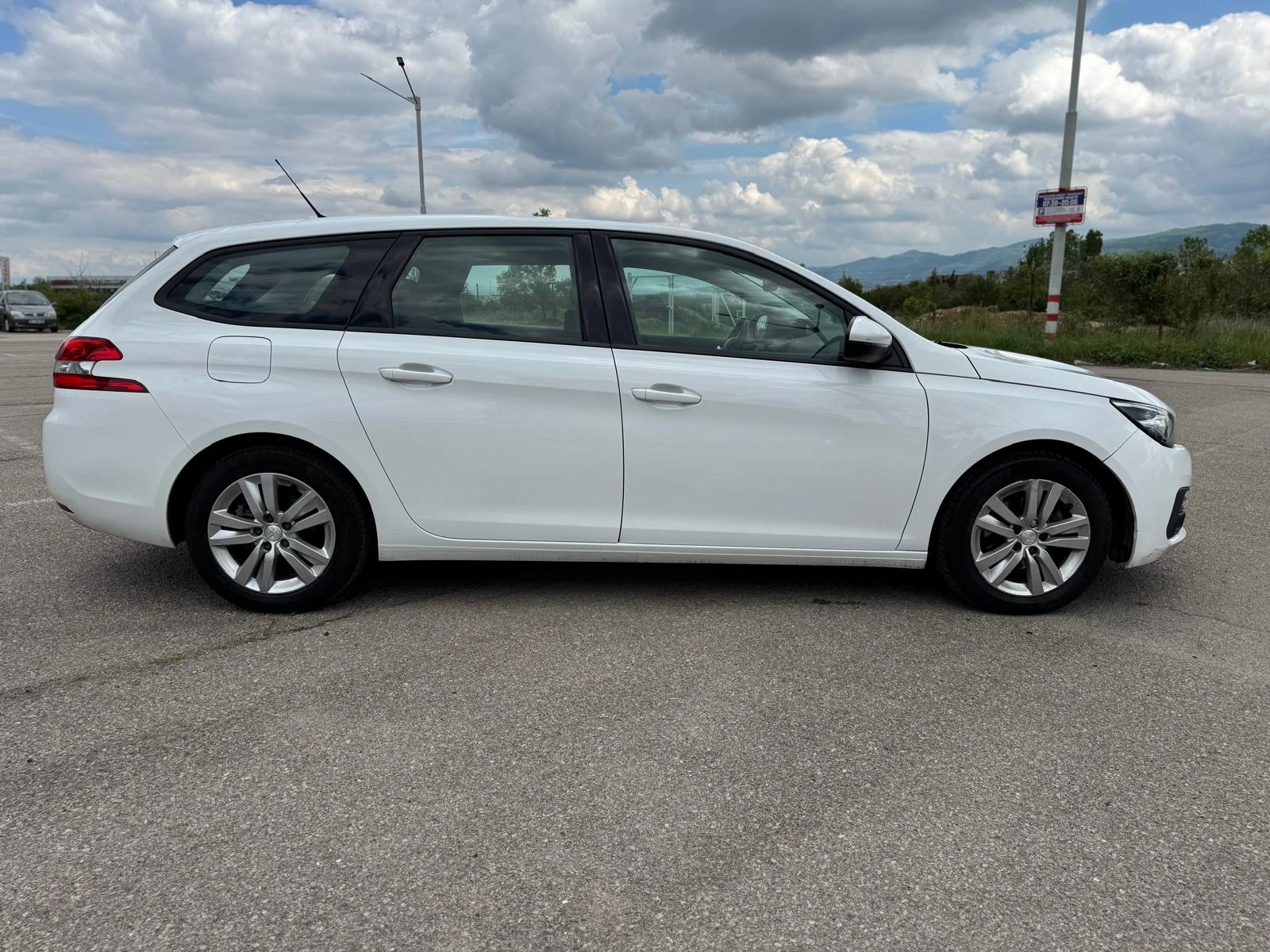 Peugeot 308 1.5HDI-NAVI-6ск-100-2019-EURO6 - изображение 4
