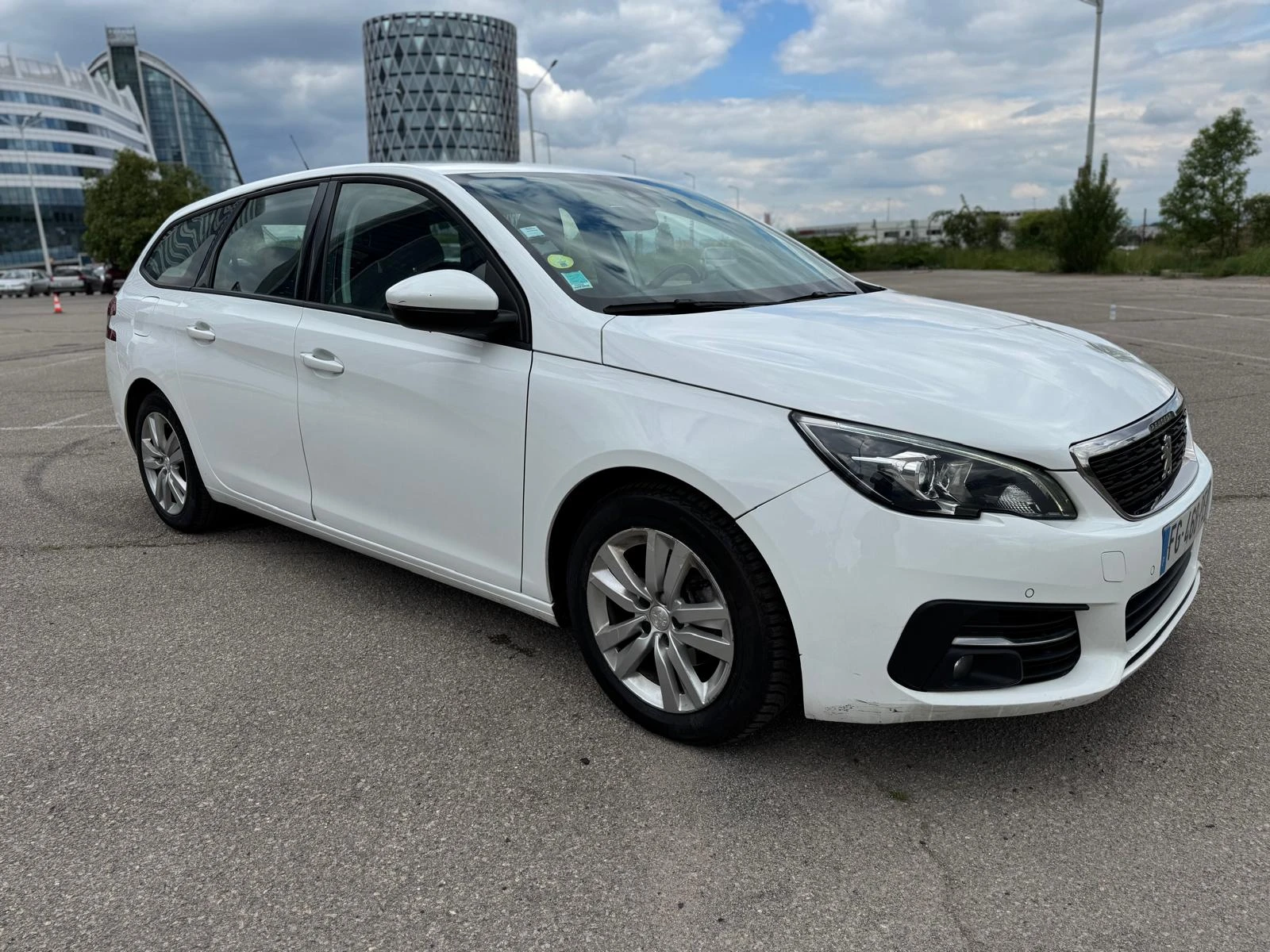 Peugeot 308 1.5HDI-NAVI-6ск-100-2019-EURO6 - изображение 3
