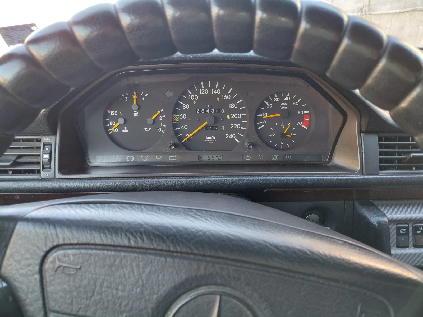 Mercedes-Benz E 200  - изображение 5