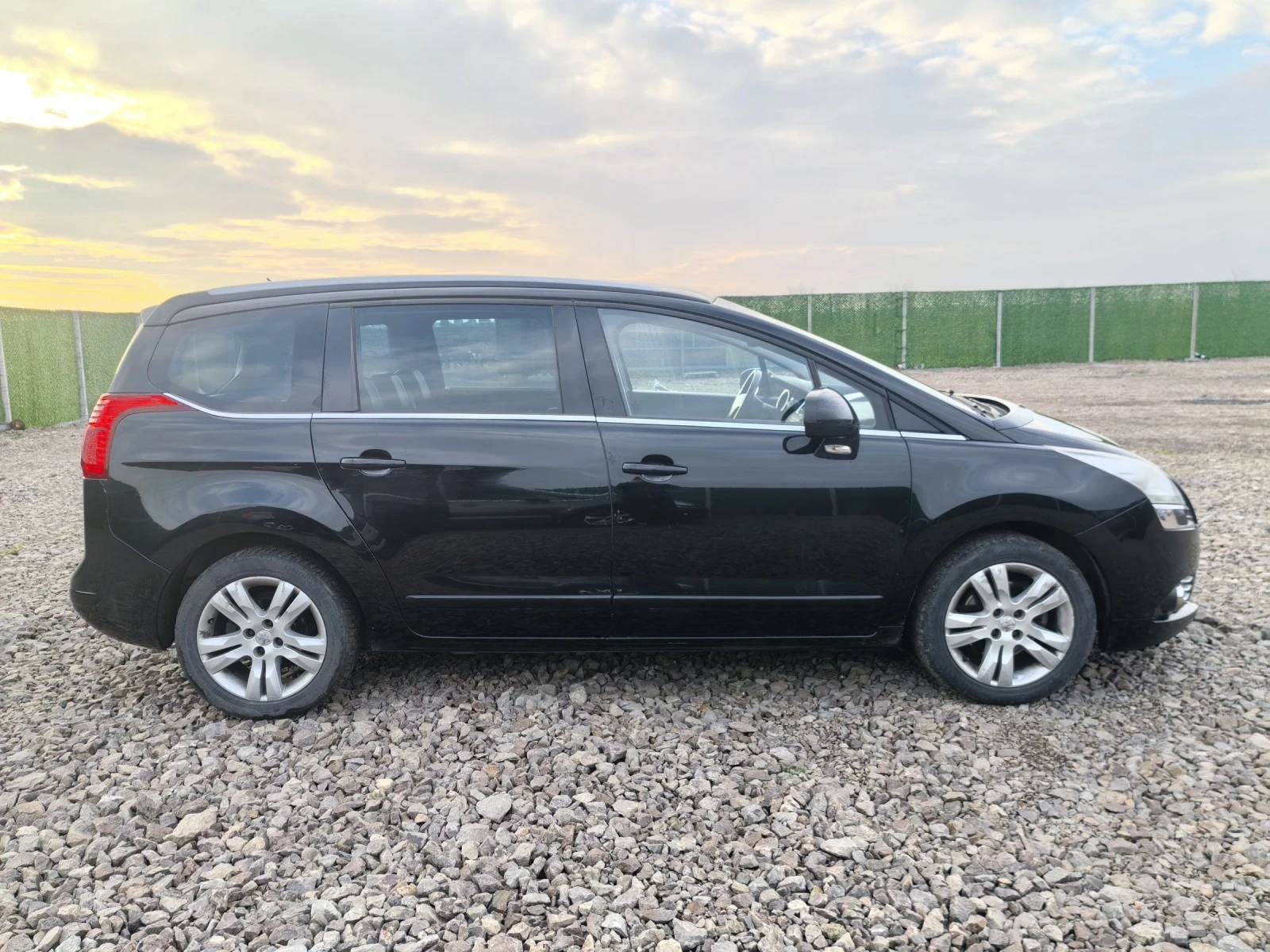Peugeot 5008 2.0 Дизел - изображение 5