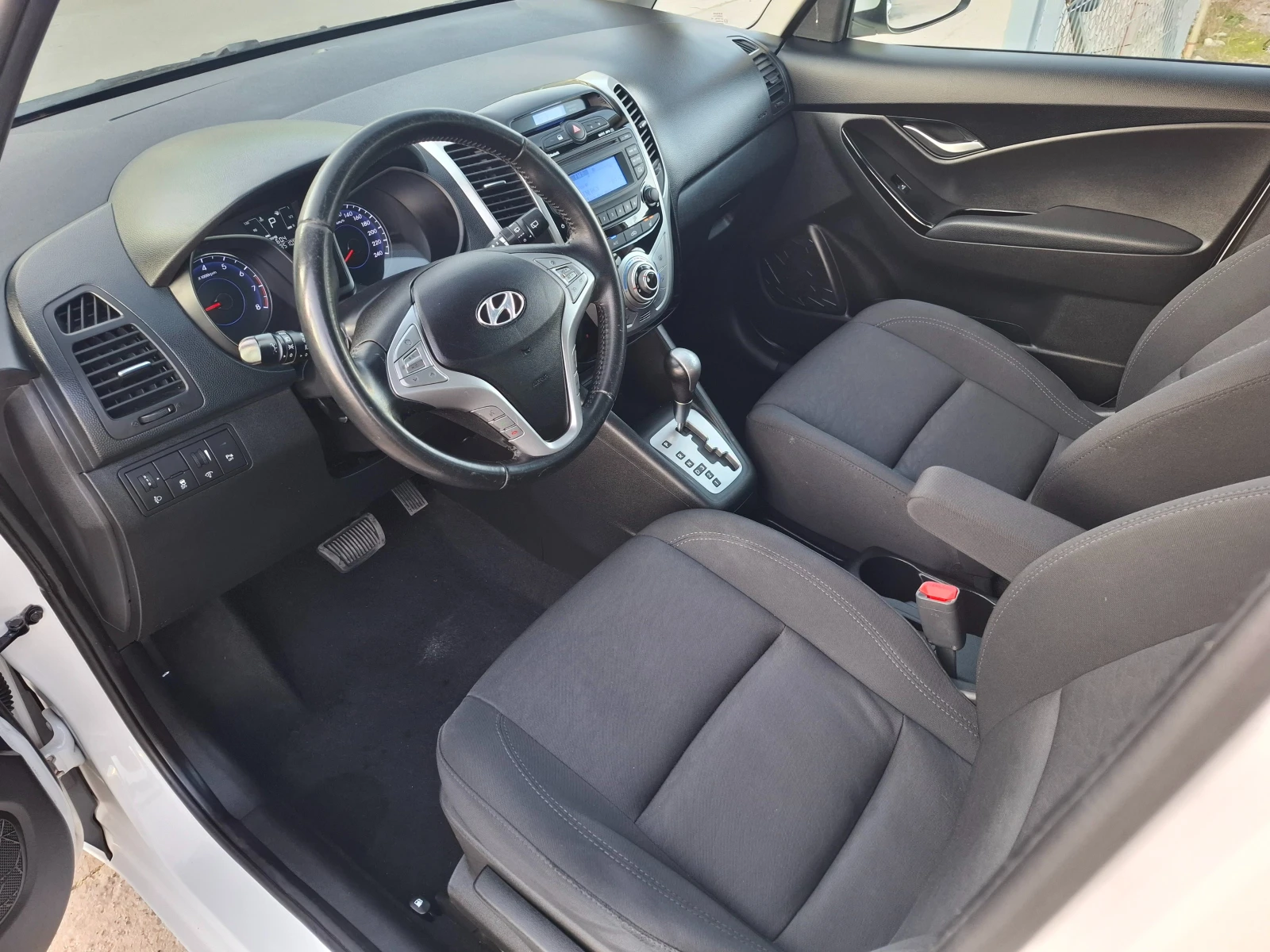 Hyundai Ix20 1.6i 125�.�. �������  �������� �������  | Mobile.bg � ����������� 9
