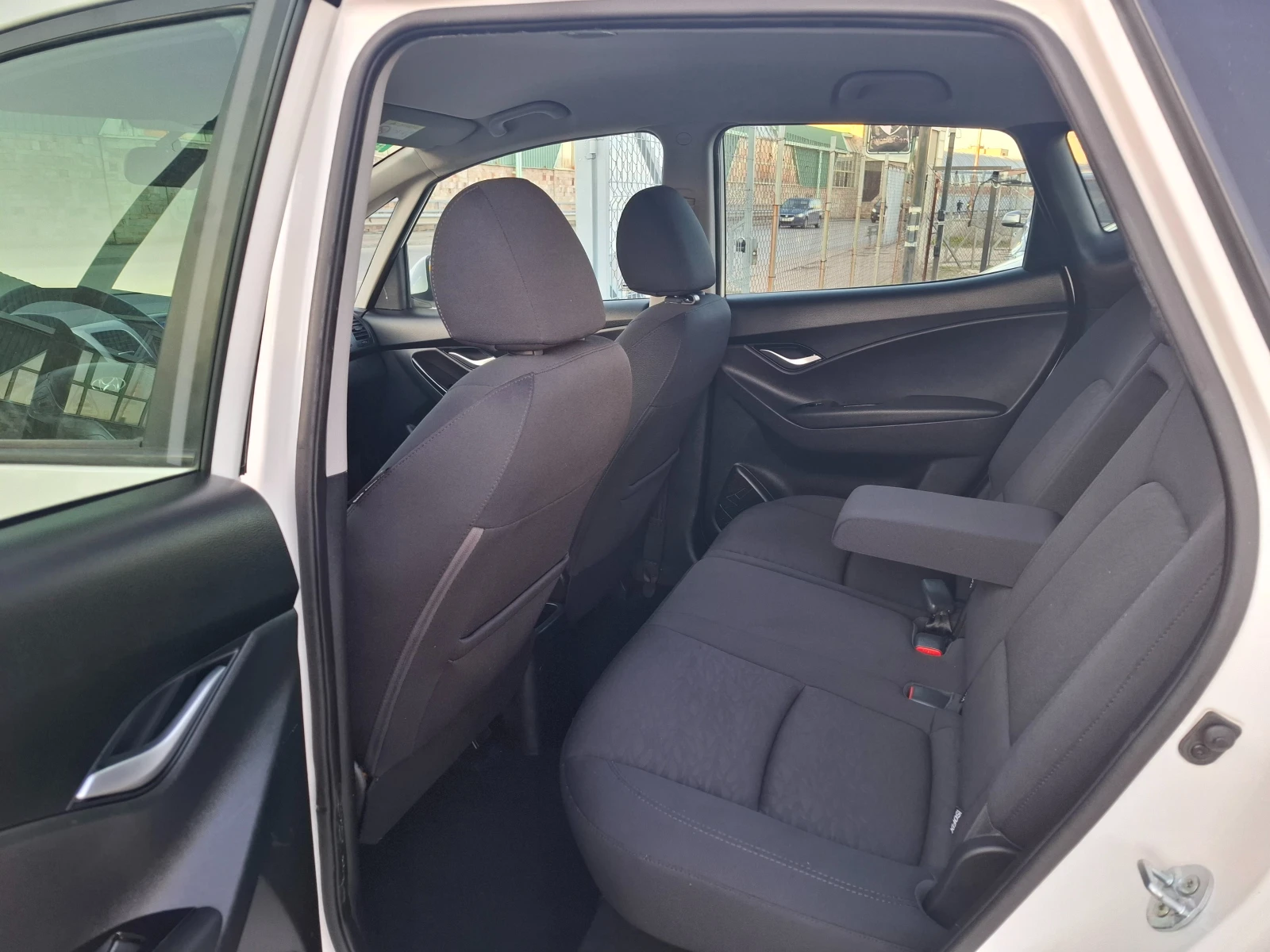 Hyundai Ix20 1.6i 125�.�. �������  �������� �������  | Mobile.bg � ����������� 11