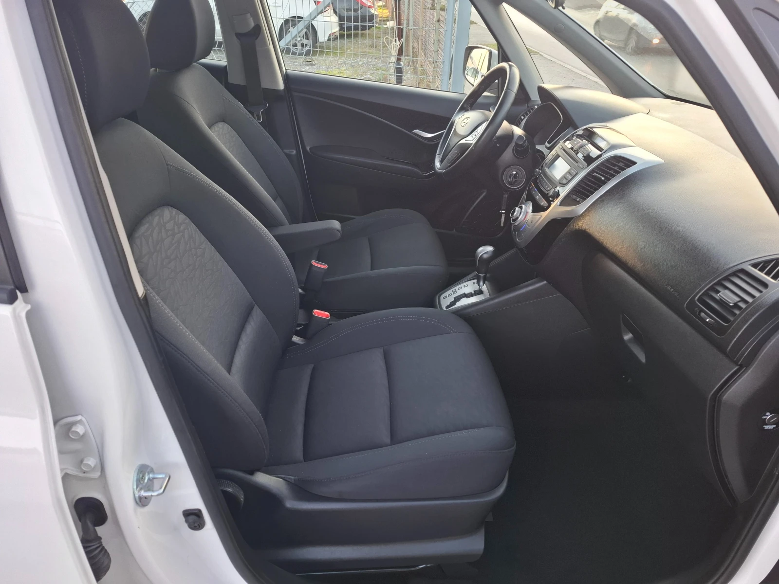 Hyundai Ix20 1.6i 125�.�. �������  �������� �������  | Mobile.bg � ����������� 8