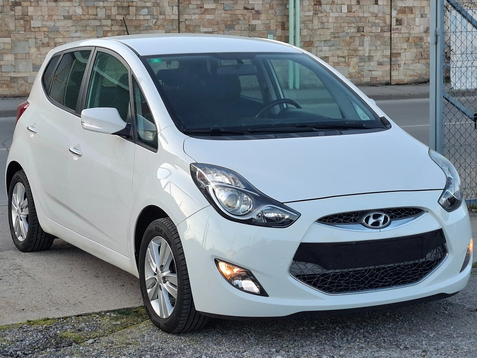 Hyundai Ix20 1.6i 125�.�. �������  �������� �������  | Mobile.bg � ����������� 3