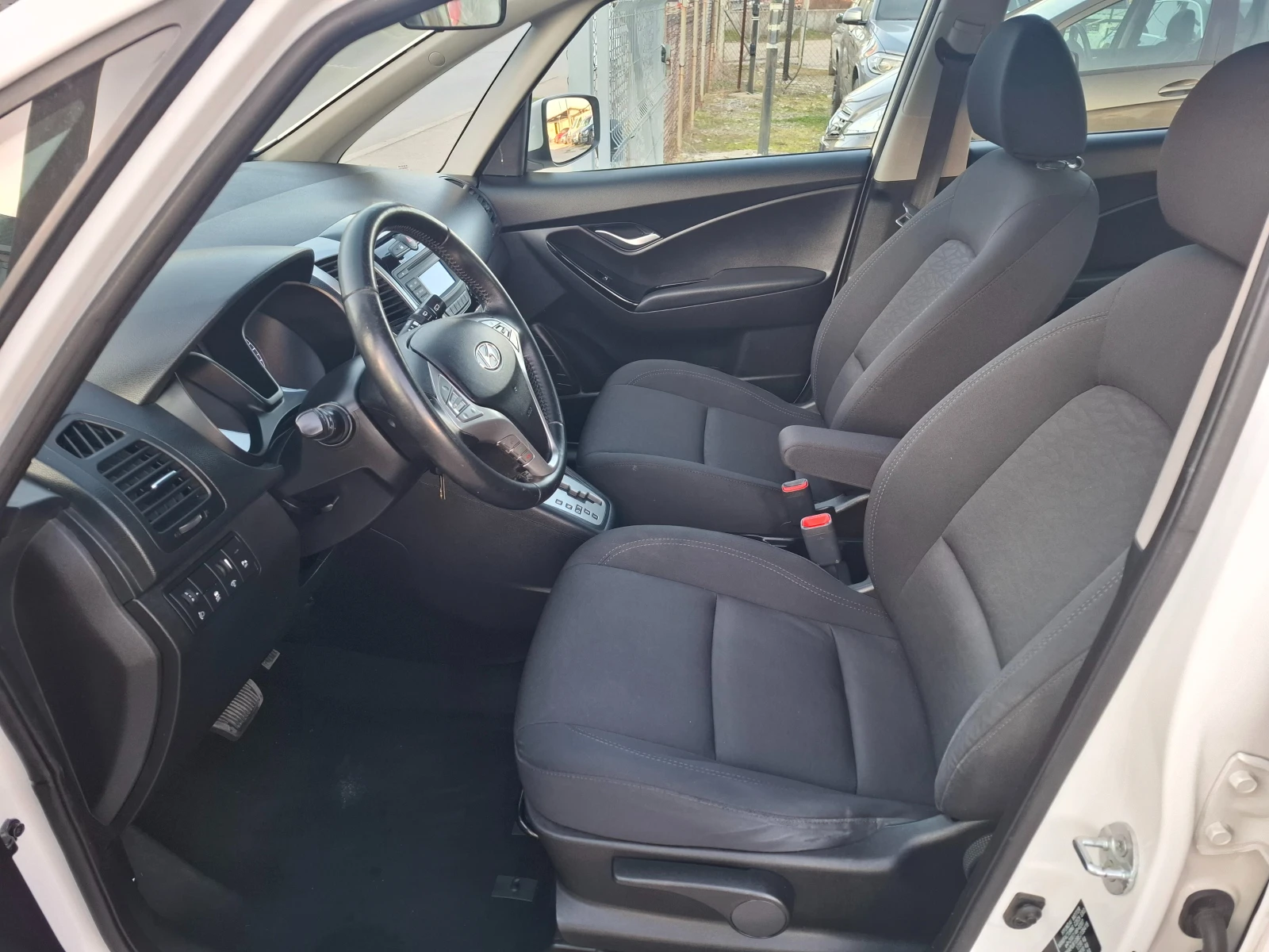 Hyundai Ix20 1.6i 125�.�. �������  �������� �������  | Mobile.bg � ����������� 7