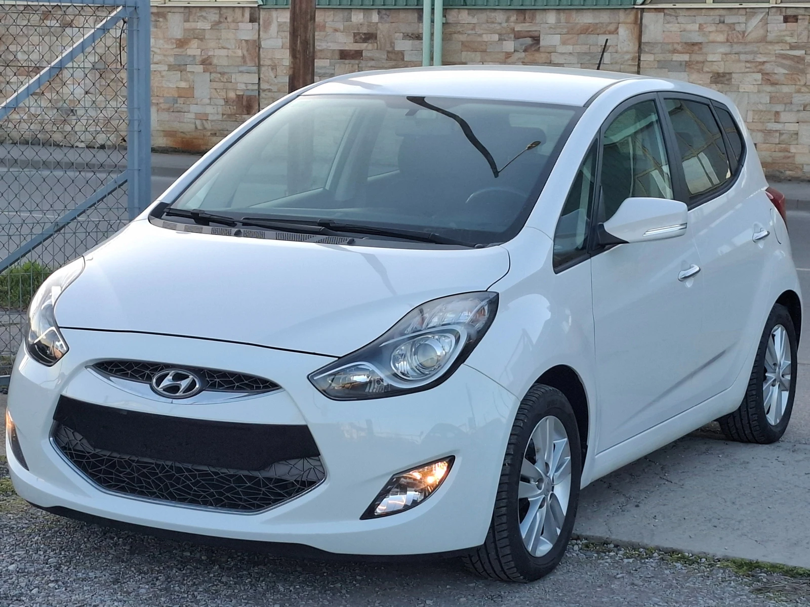 Hyundai Ix20 1.6i 125�.�. �������  �������� �������  | Mobile.bg � ����������� 2