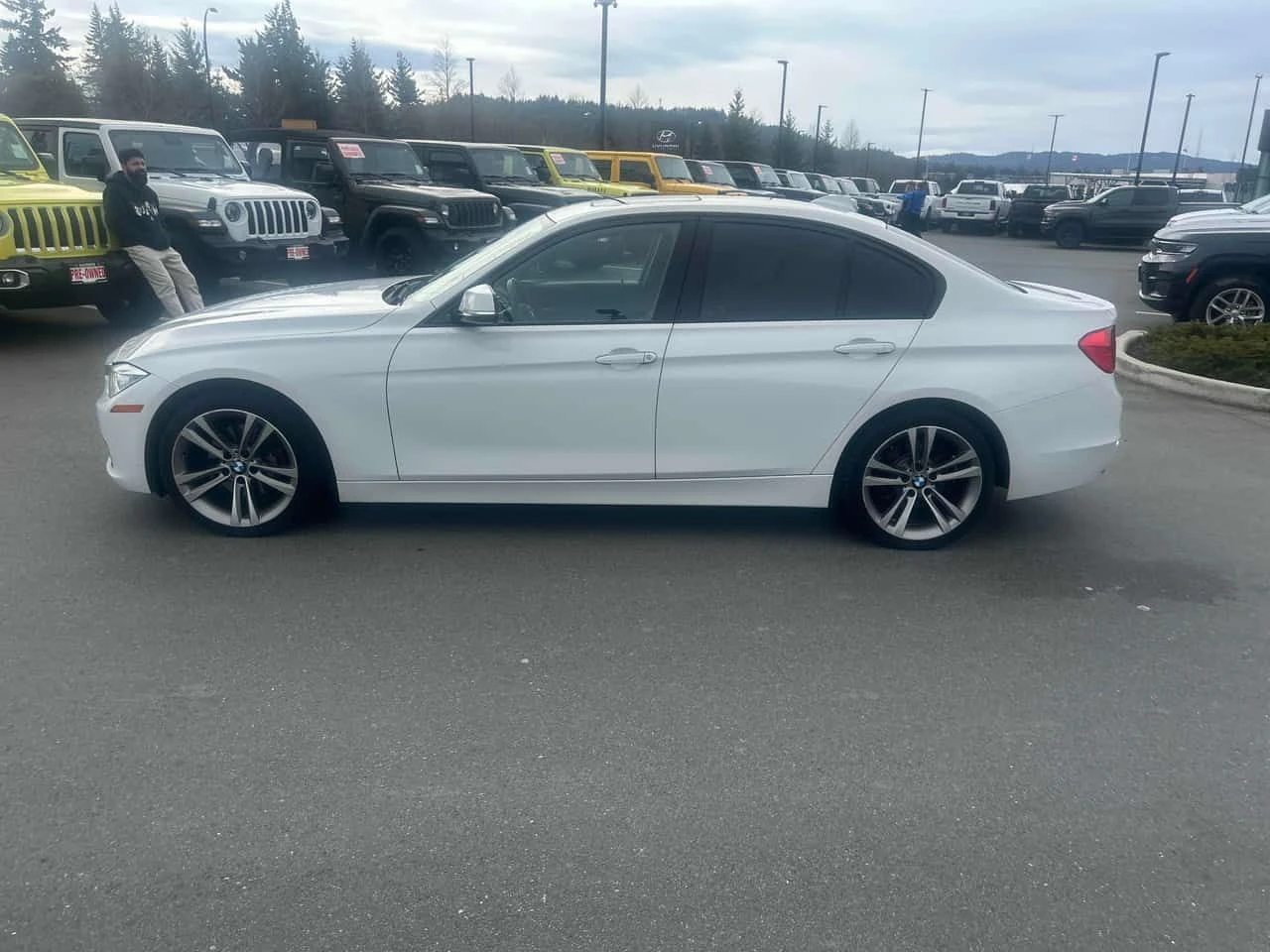 BMW 320 * xDrive * CARFAX * ПАНОРАМА * KEYLESS * ПОДГРЕВИ, снимка 2 - Автомобили и джипове - 54022433