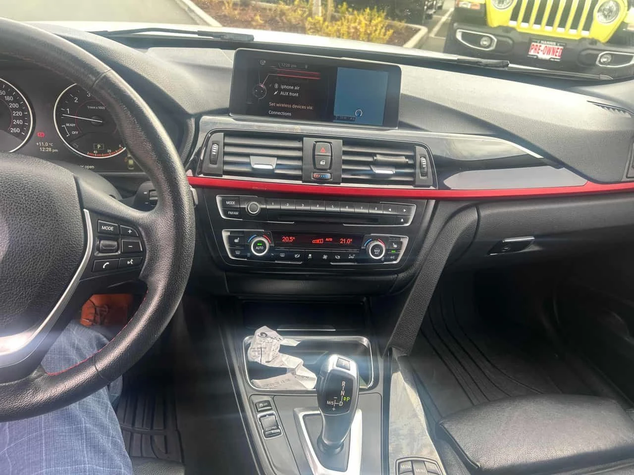 BMW 320 * xDrive * CARFAX * ПАНОРАМА * KEYLESS * ПОДГРЕВИ, снимка 9 - Автомобили и джипове - 54022433