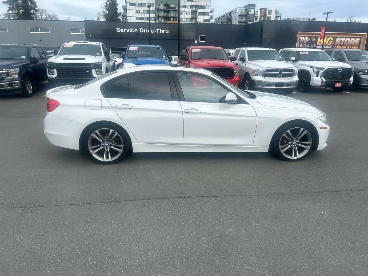 BMW 320 * xDrive * CARFAX * ПАНОРАМА * KEYLESS * ПОДГРЕВИ, снимка 3 - Автомобили и джипове - 54022433