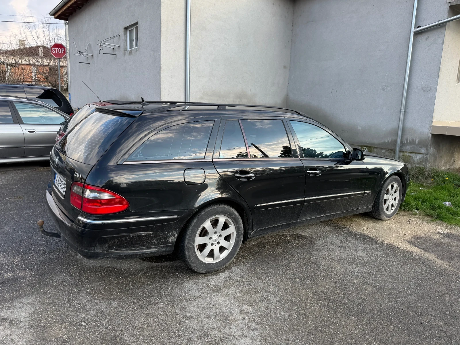 Mercedes-Benz E 220, снимка 4 - Автомобили и джипове - 54185018