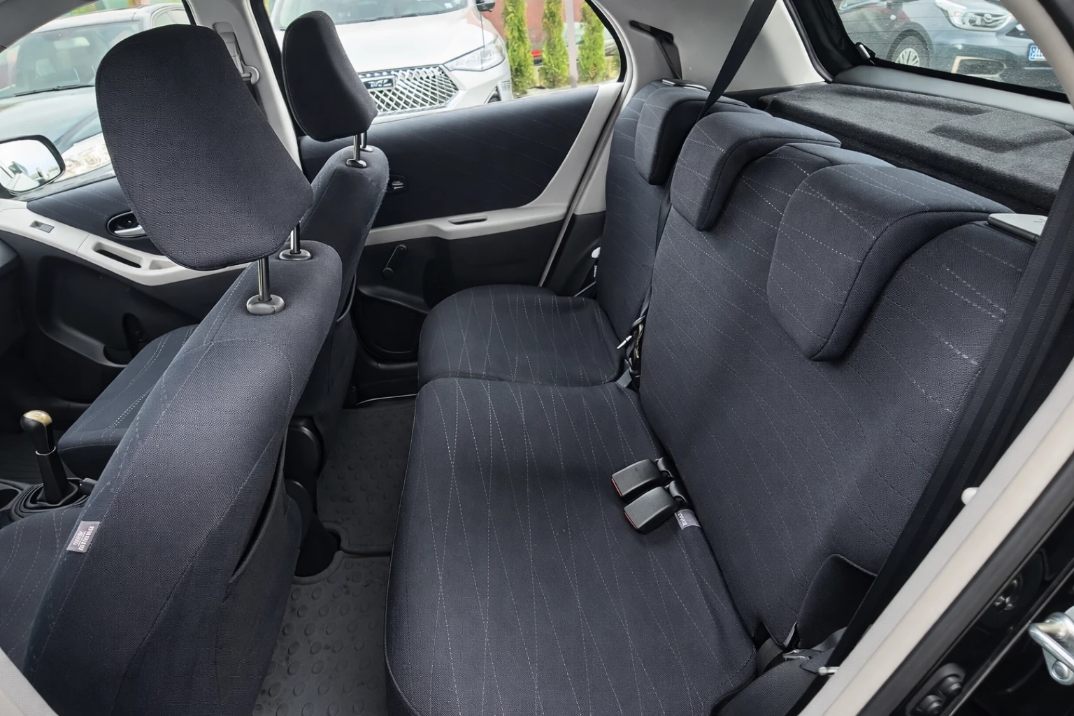 Toyota Yaris, снимка 7 - Автомобили и джипове - 54256738