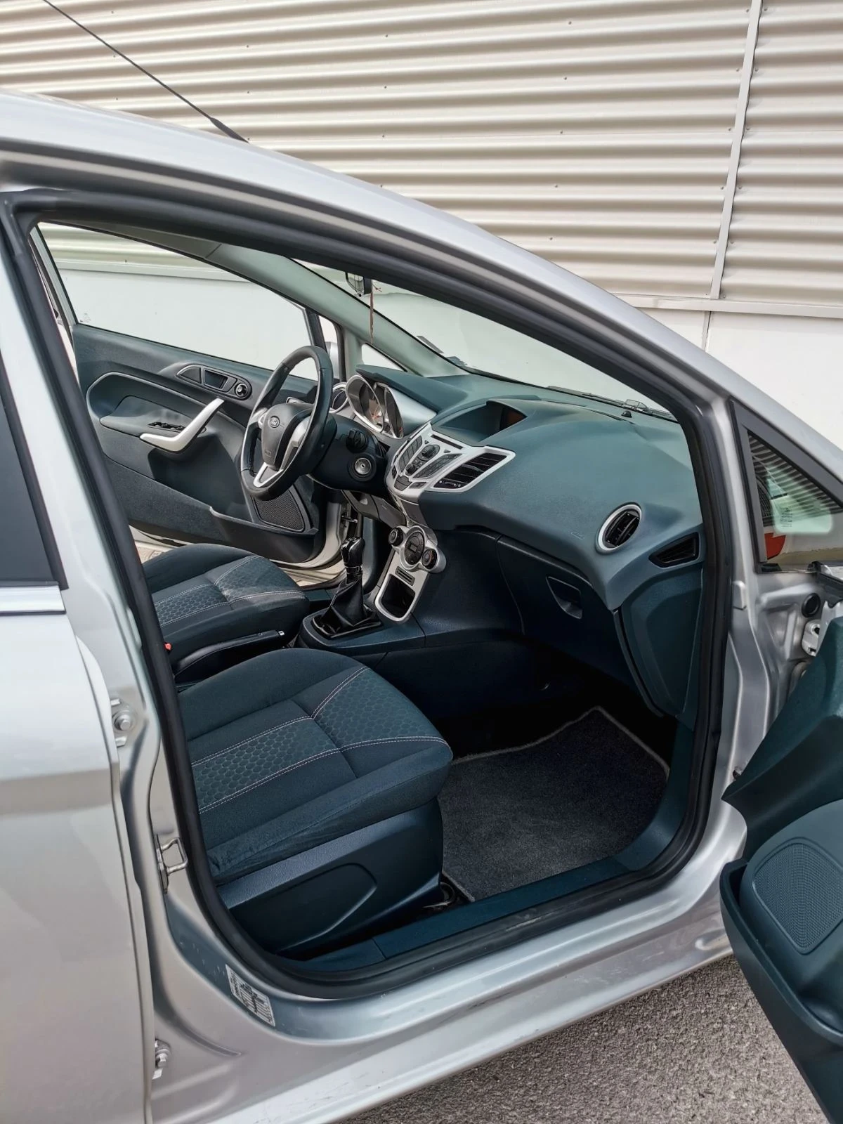 Ford Fiesta Titaniun 1.25, снимка 6 - Автомобили и джипове - 54467728