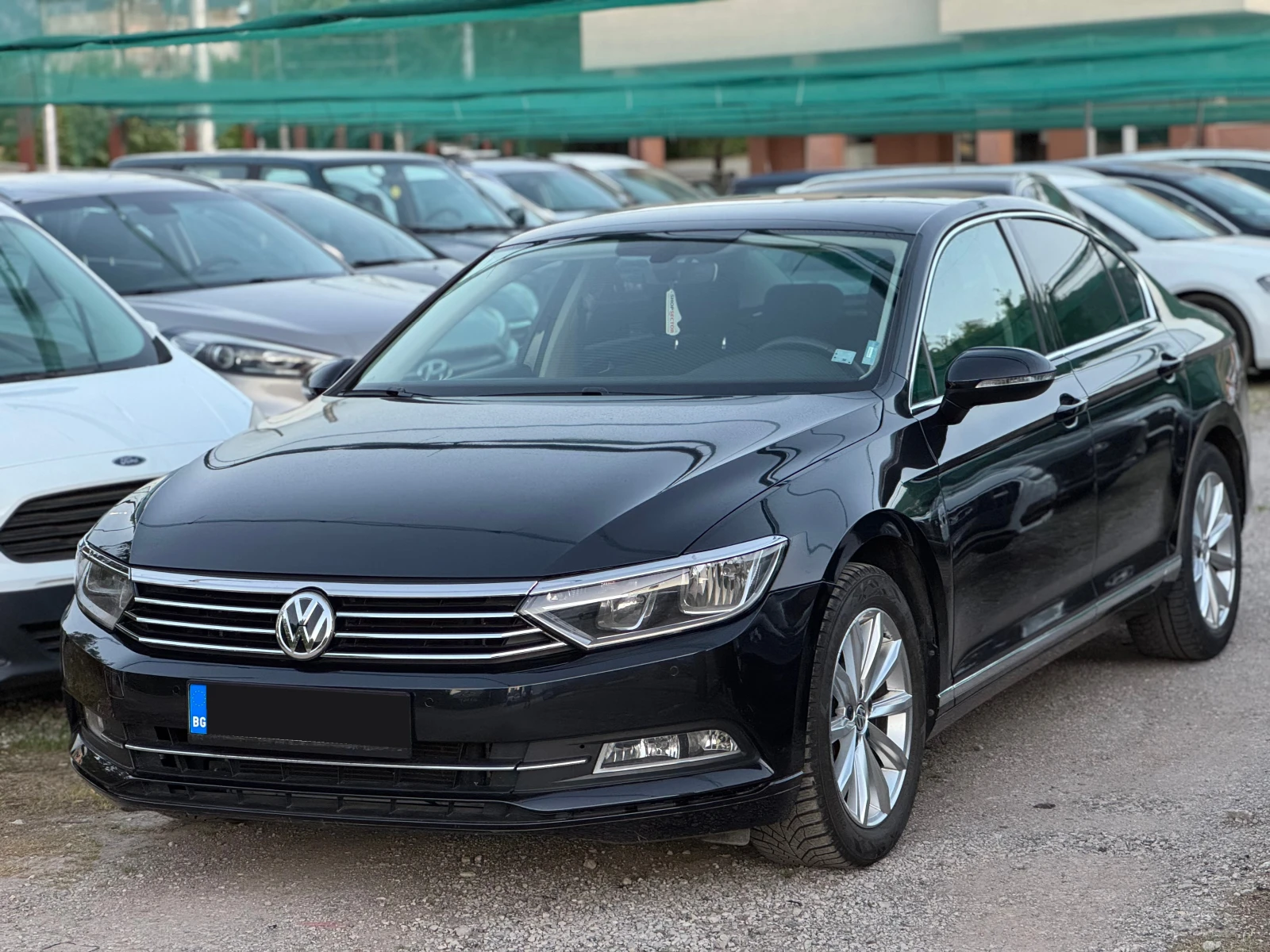VW Passat 1.6TDI* NAVI, снимка 4 - Автомобили и джипове - 54712469