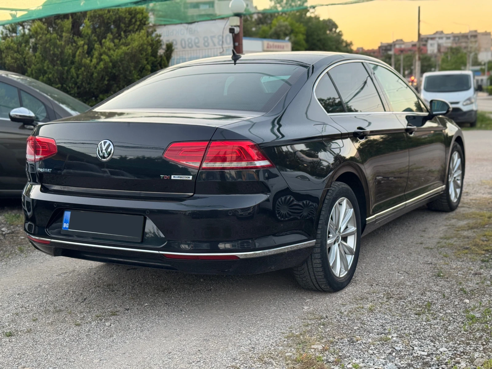 VW Passat 1.6TDI* NAVI, снимка 6 - Автомобили и джипове - 54712469