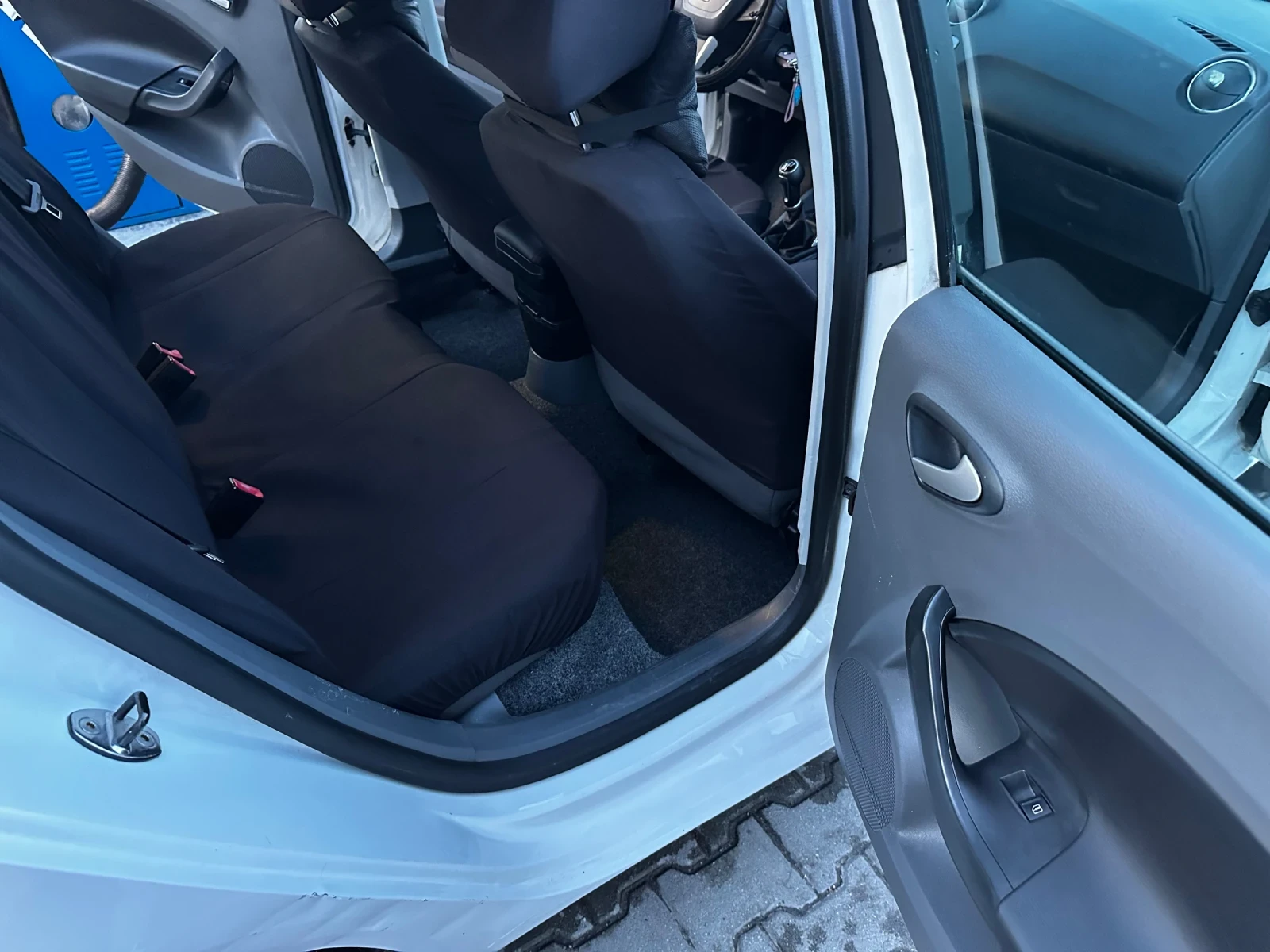 Seat Ibiza 1.2 газ/бензин, снимка 12 - Автомобили и джипове - 54802890