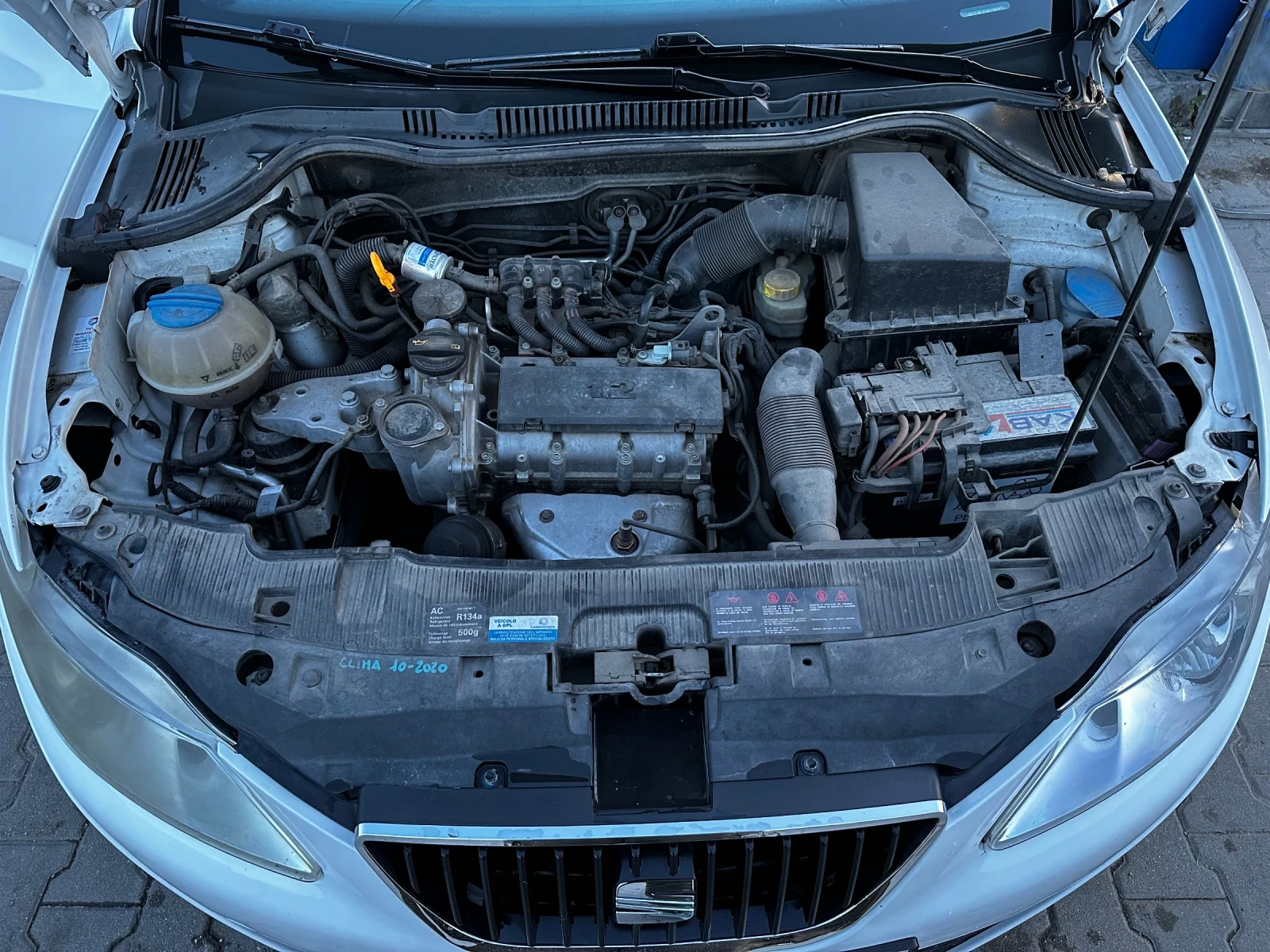 Seat Ibiza 1.2 газ/бензин, снимка 8 - Автомобили и джипове - 54802890