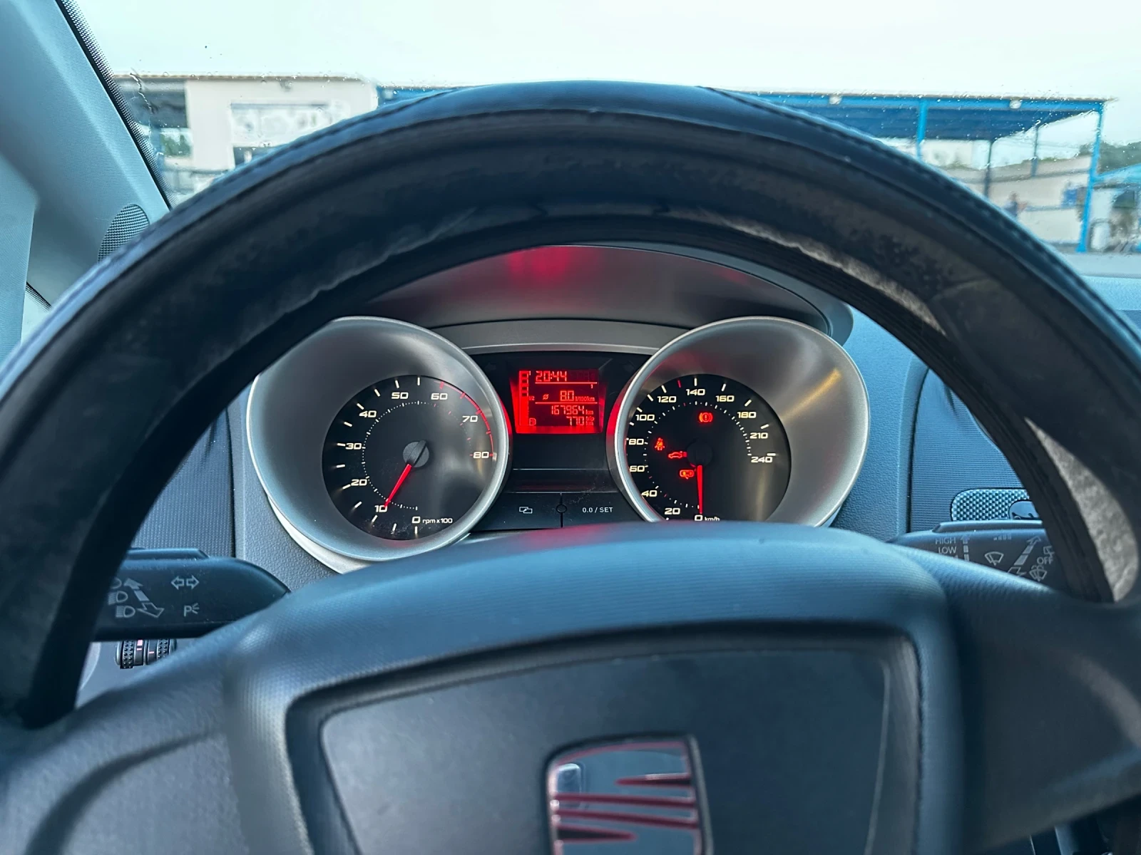 Seat Ibiza 1.2 газ/бензин, снимка 10 - Автомобили и джипове - 54802890