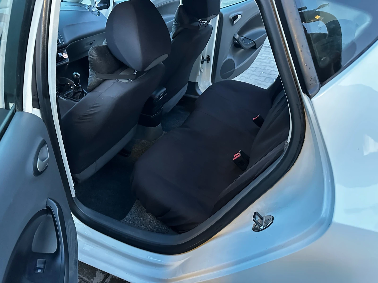 Seat Ibiza 1.2 газ/бензин, снимка 13 - Автомобили и джипове - 54802890