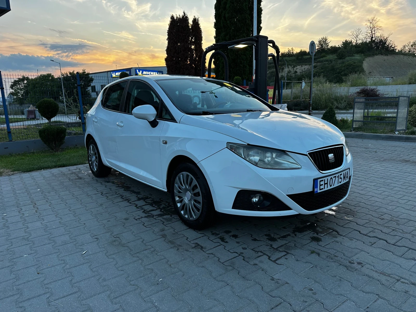 Seat Ibiza 1.2 газ/бензин, снимка 3 - Автомобили и джипове - 54802890