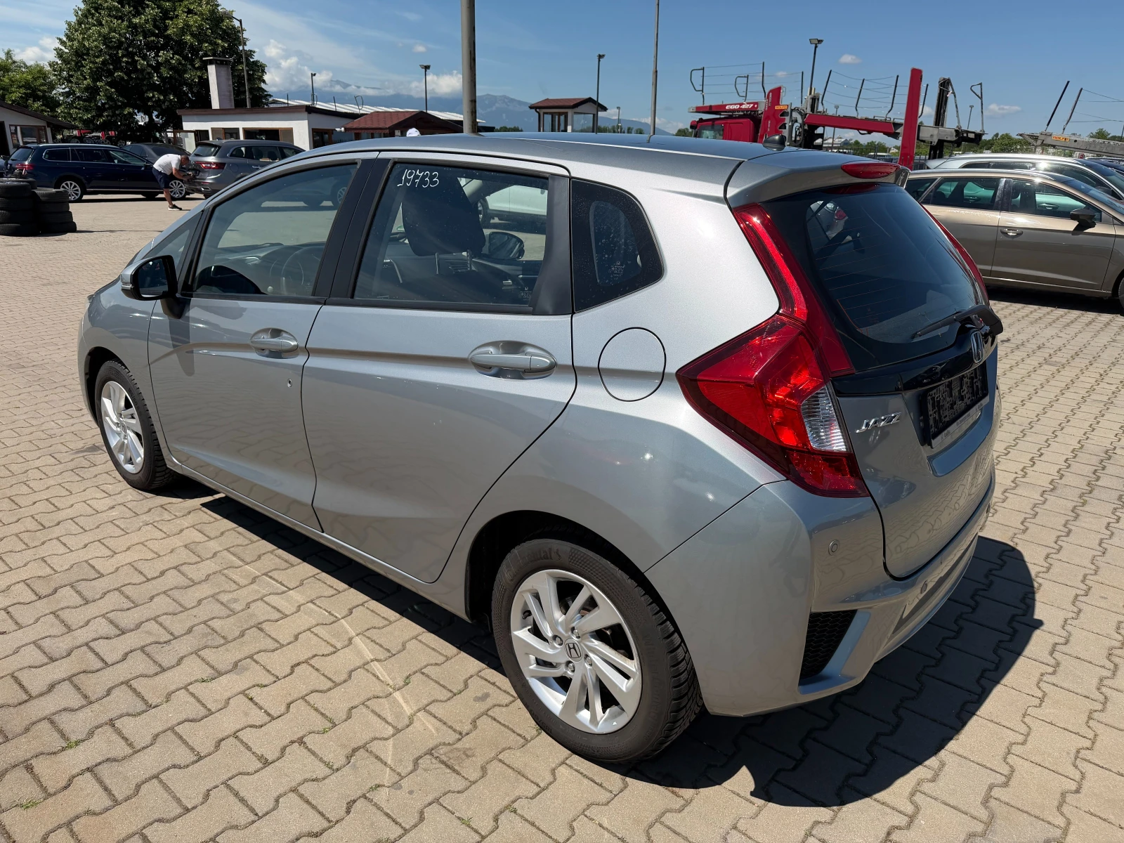 Honda Jazz 1.3I-VTEC AVTOMAT/NAVI EURO 6, снимка 8 - Автомобили и джипове - 54928762