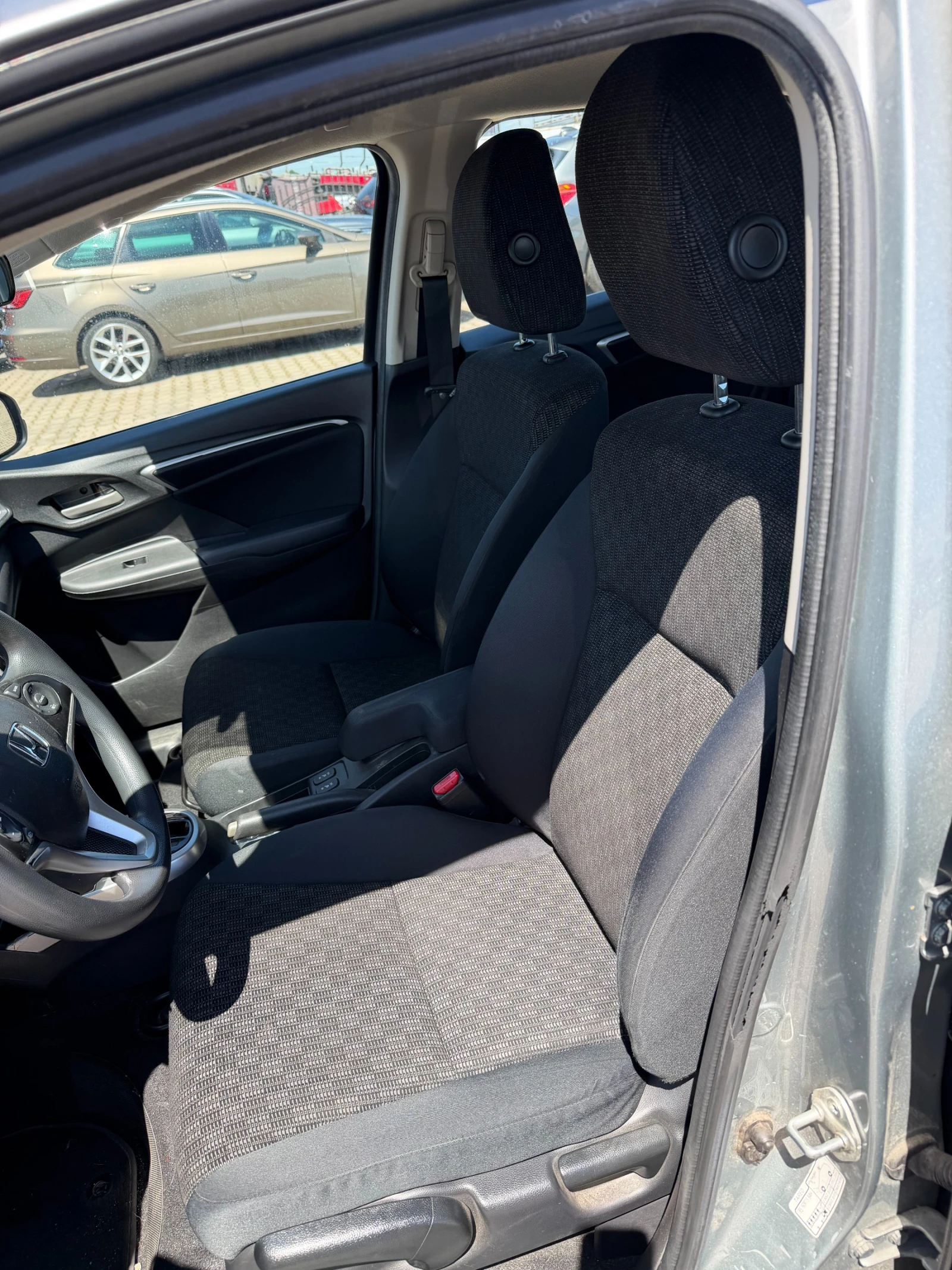 Honda Jazz 1.3I-VTEC AVTOMAT/NAVI EURO 6, снимка 13 - Автомобили и джипове - 54928762
