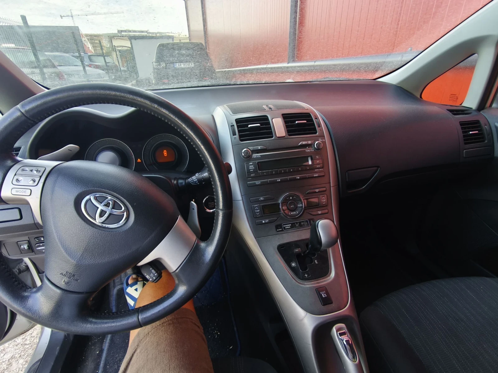Toyota Auris 1.6i Автоматик , снимка 7 - Автомобили и джипове - 55795488