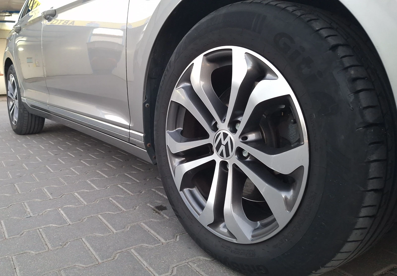 VW Passat 2.0 TDI, снимка 9 - Автомобили и джипове - 56122225