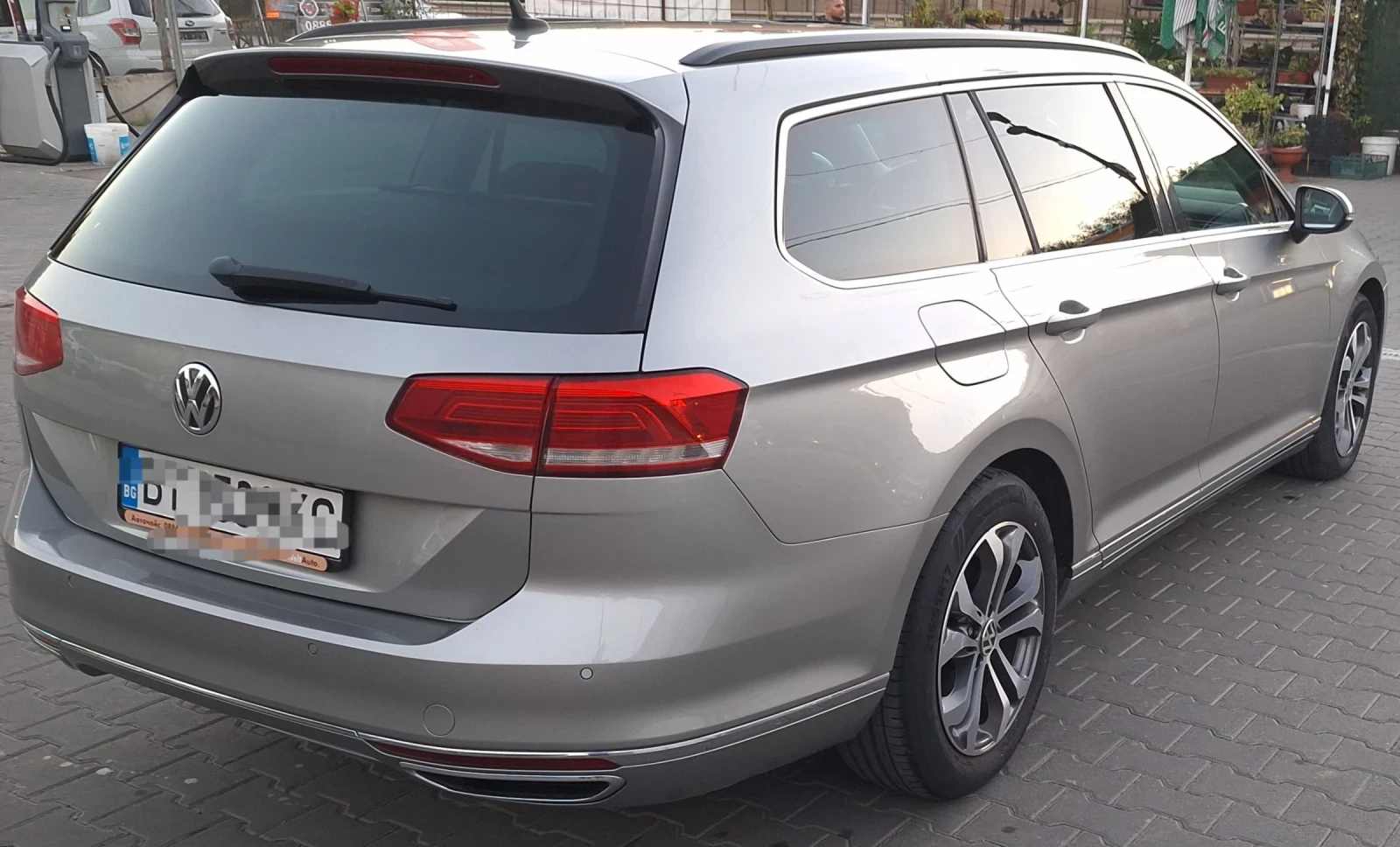 VW Passat 2.0 TDI, снимка 4 - Автомобили и джипове - 56122225