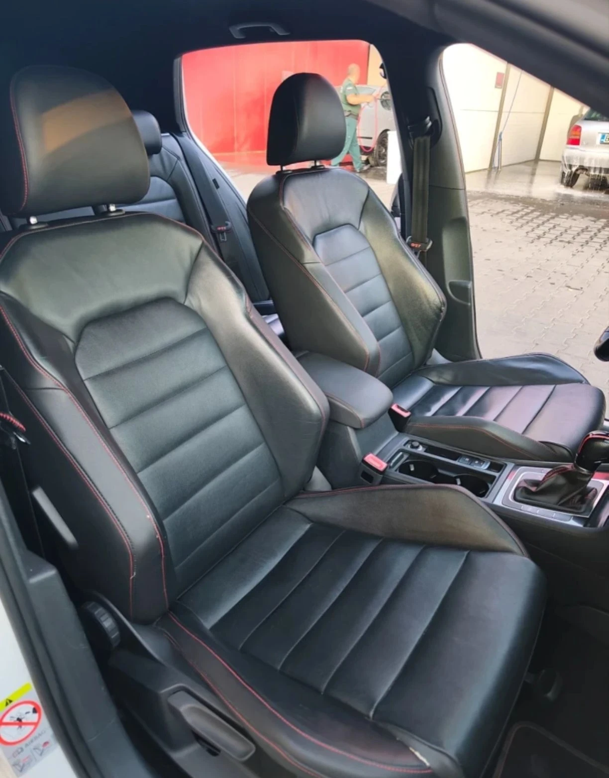 VW Golf GTI 2.0 TFS 230 PERFORMANCE, снимка 16 - Автомобили и джипове - 56221001