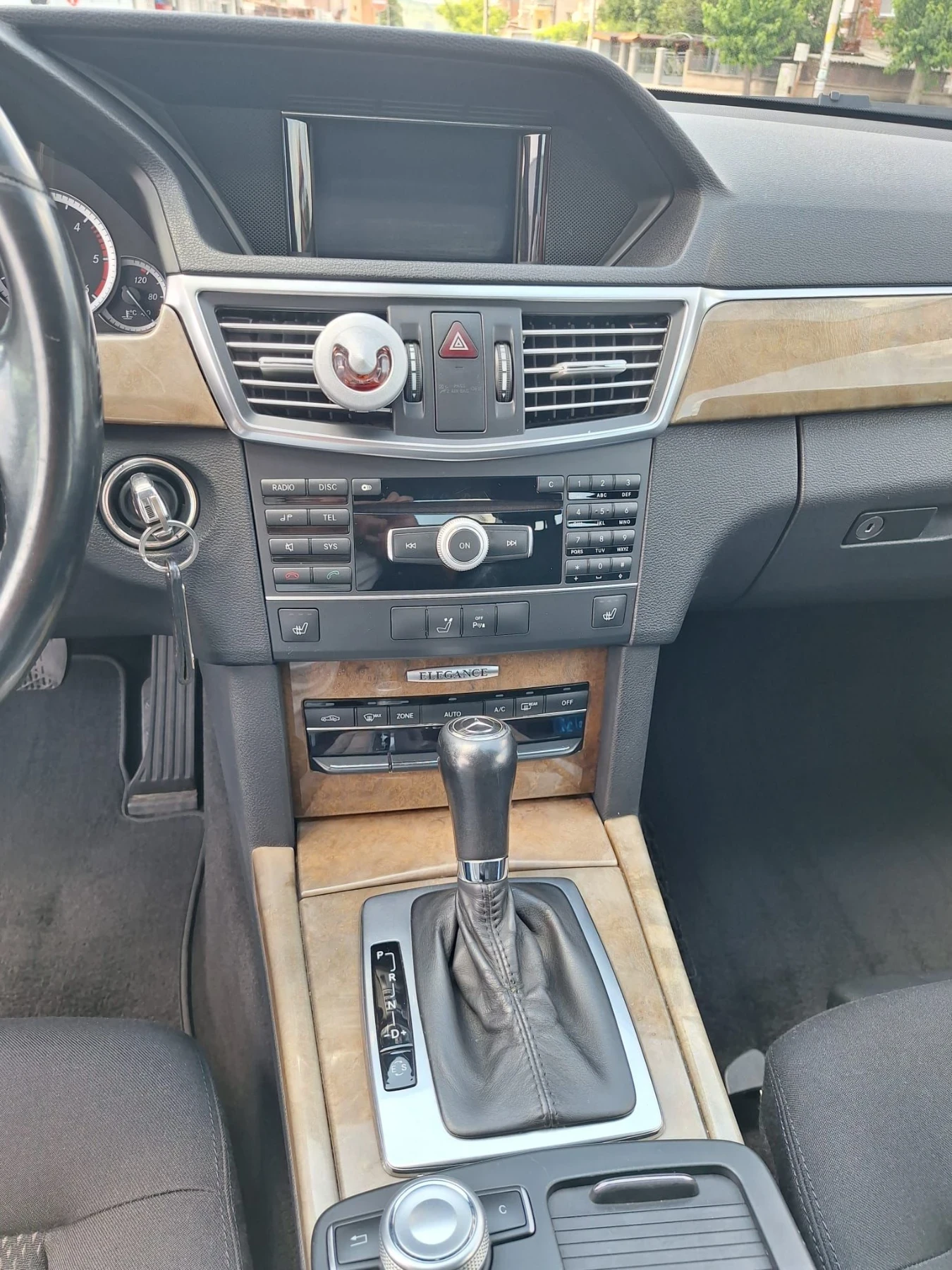 Mercedes-Benz E 220 E200 -136 кс -Реални км, снимка 6 - Автомобили и джипове - 56246381