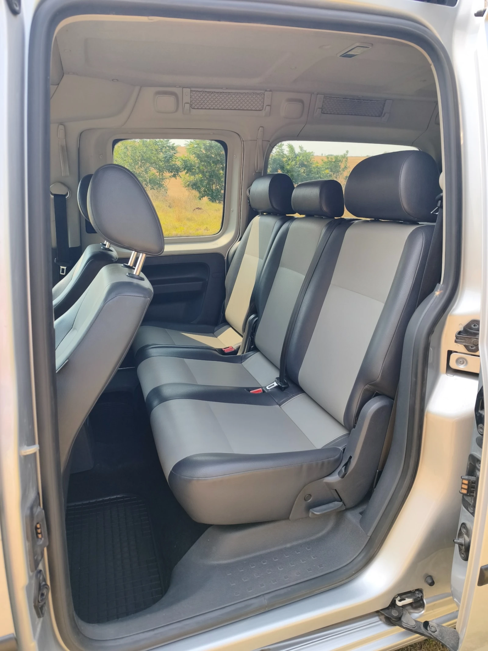 VW Caddy, снимка 8 - Автомобили и джипове - 56255670