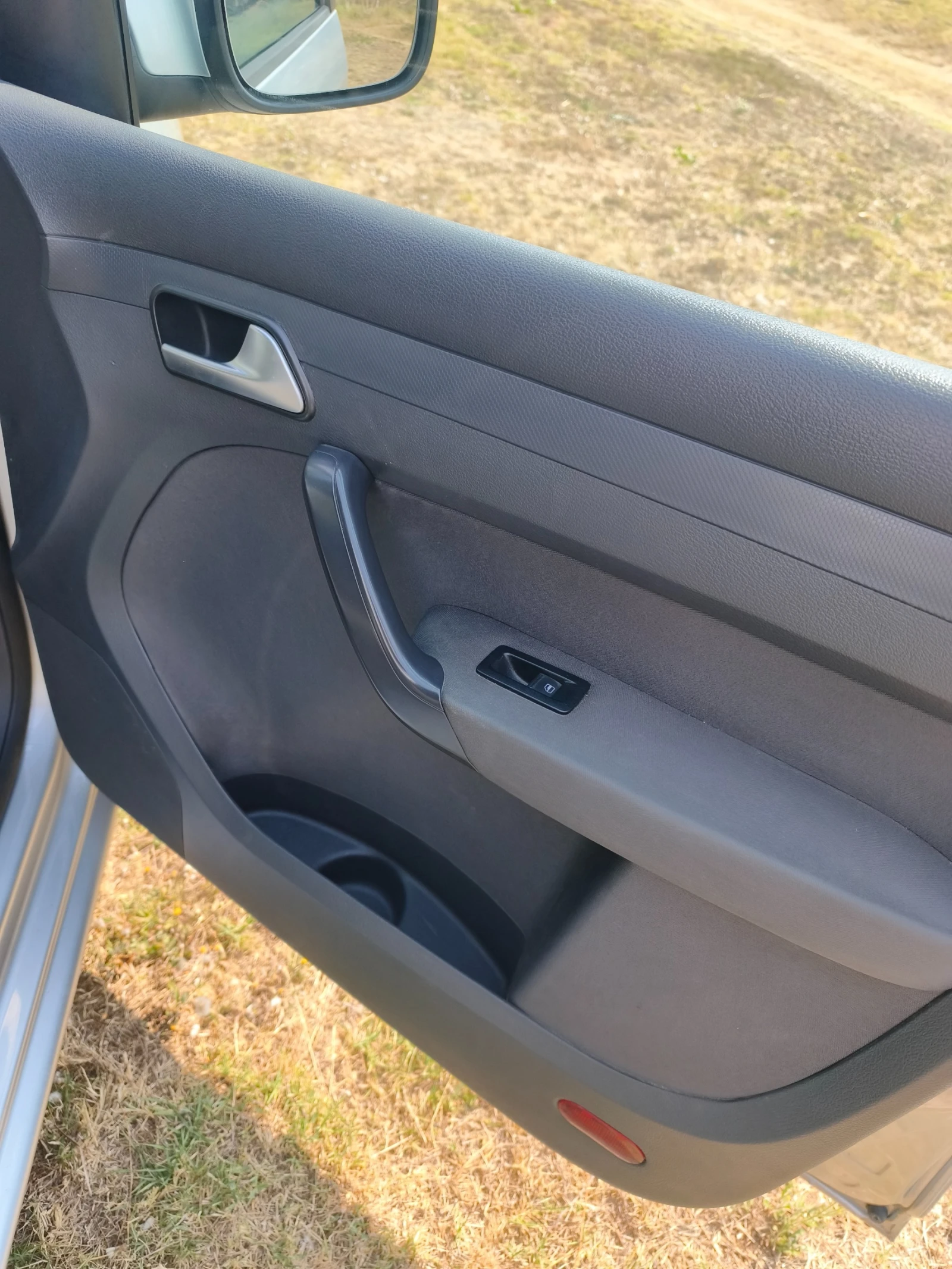 VW Caddy, снимка 14 - Автомобили и джипове - 56255670