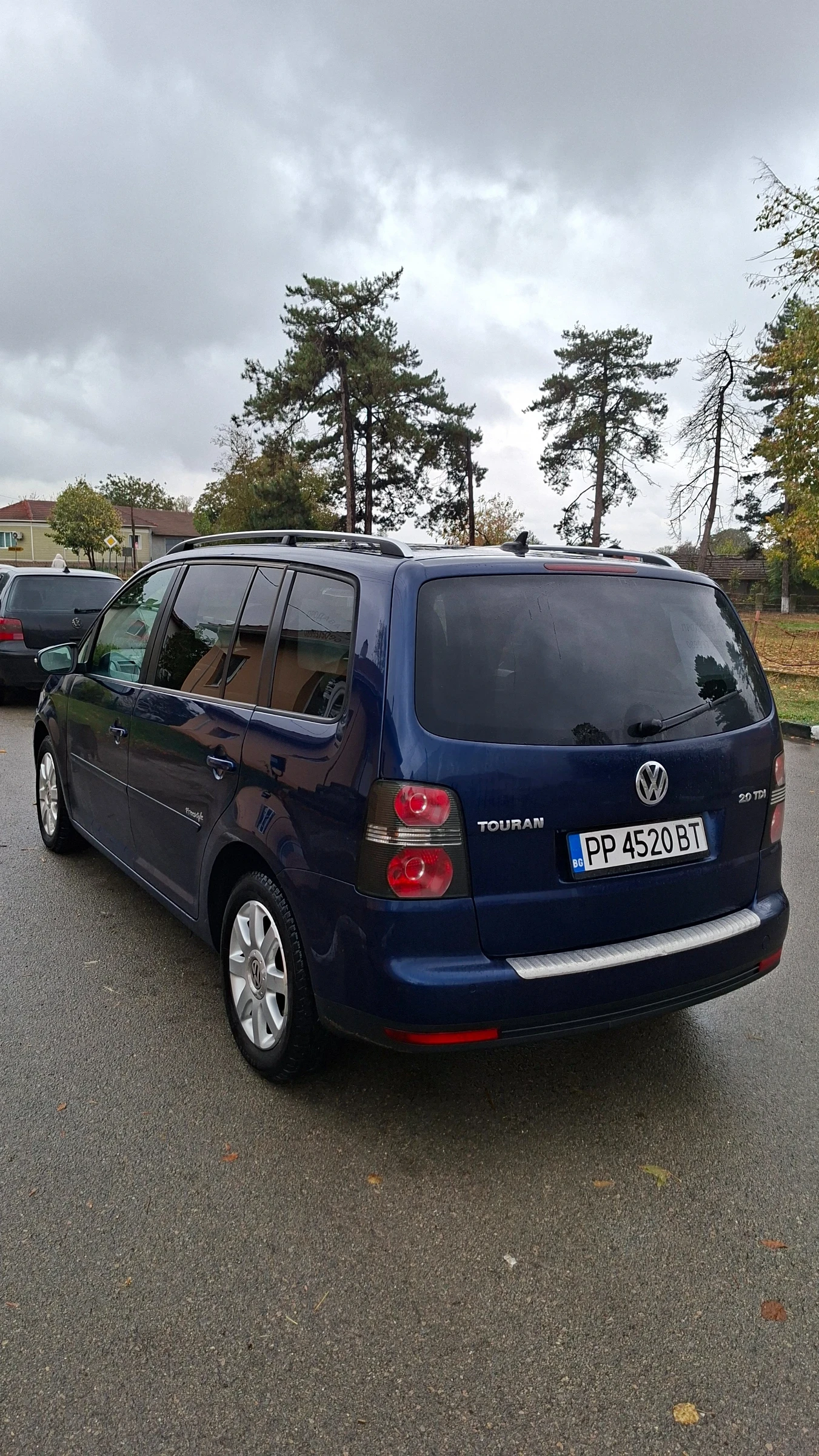 VW Touran, снимка 4 - Автомобили и джипове - 56480617