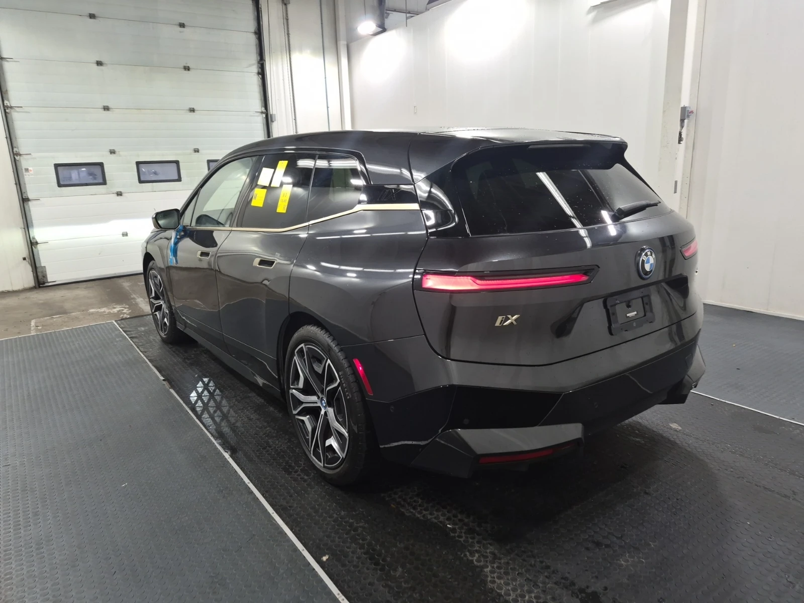 BMW iX  Xdrive50 | Mobile.bg � ����������� 4