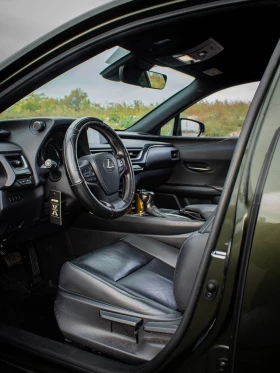 Lexus UX 250h, снимка 9